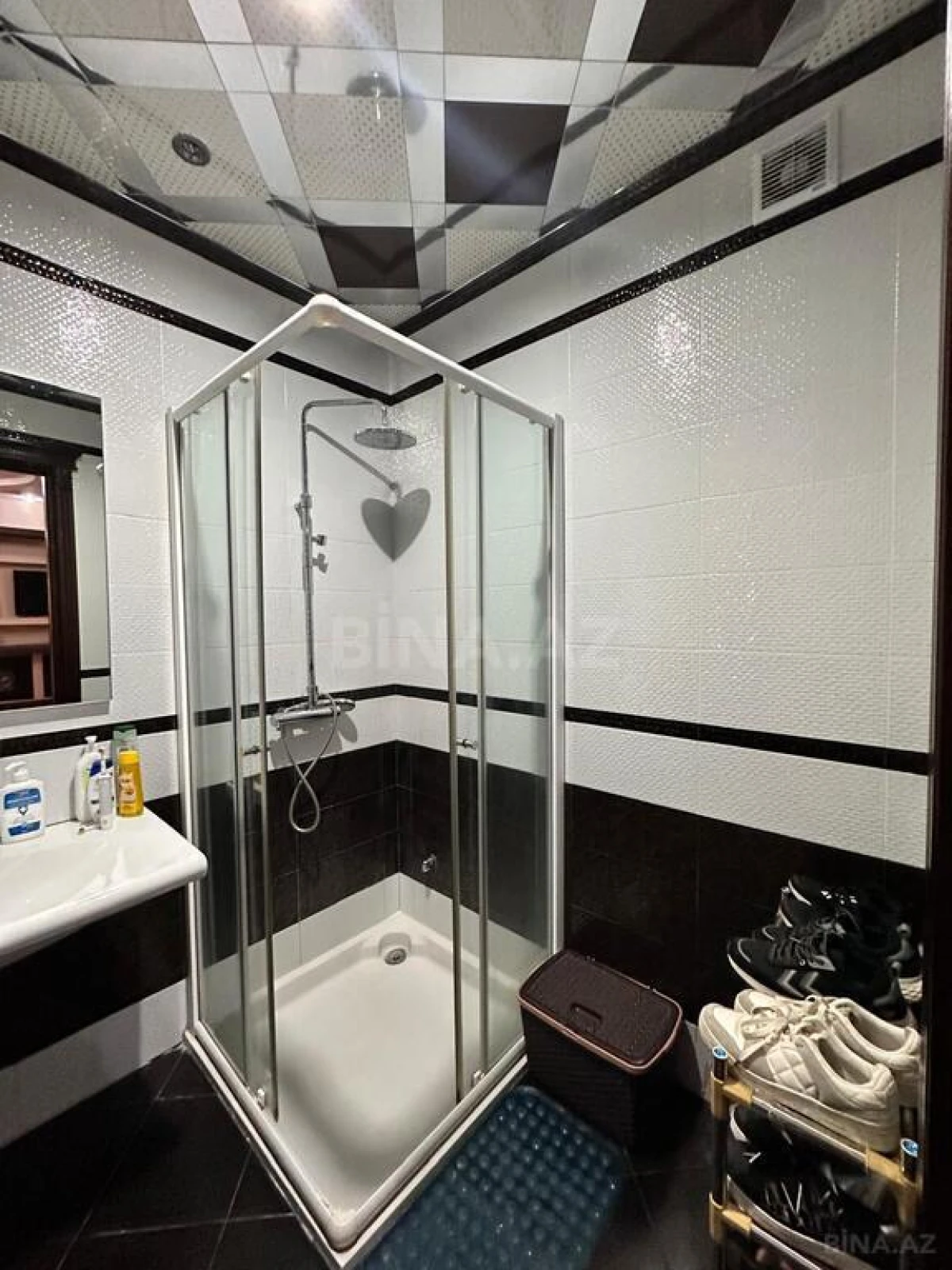 Satılır 5 otaqlı mənzil 260 m²