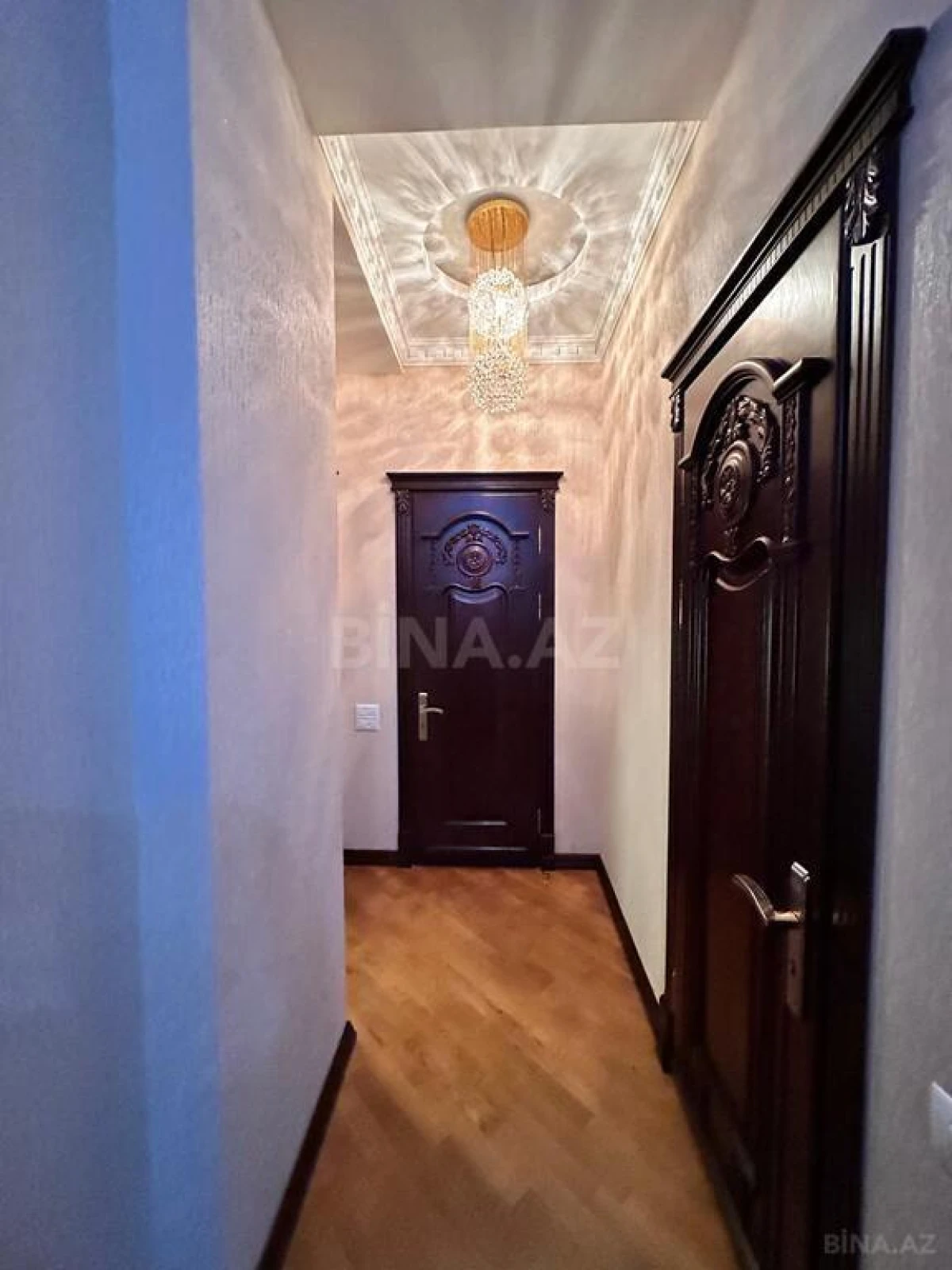 Satılır 5 otaqlı mənzil 260 m²