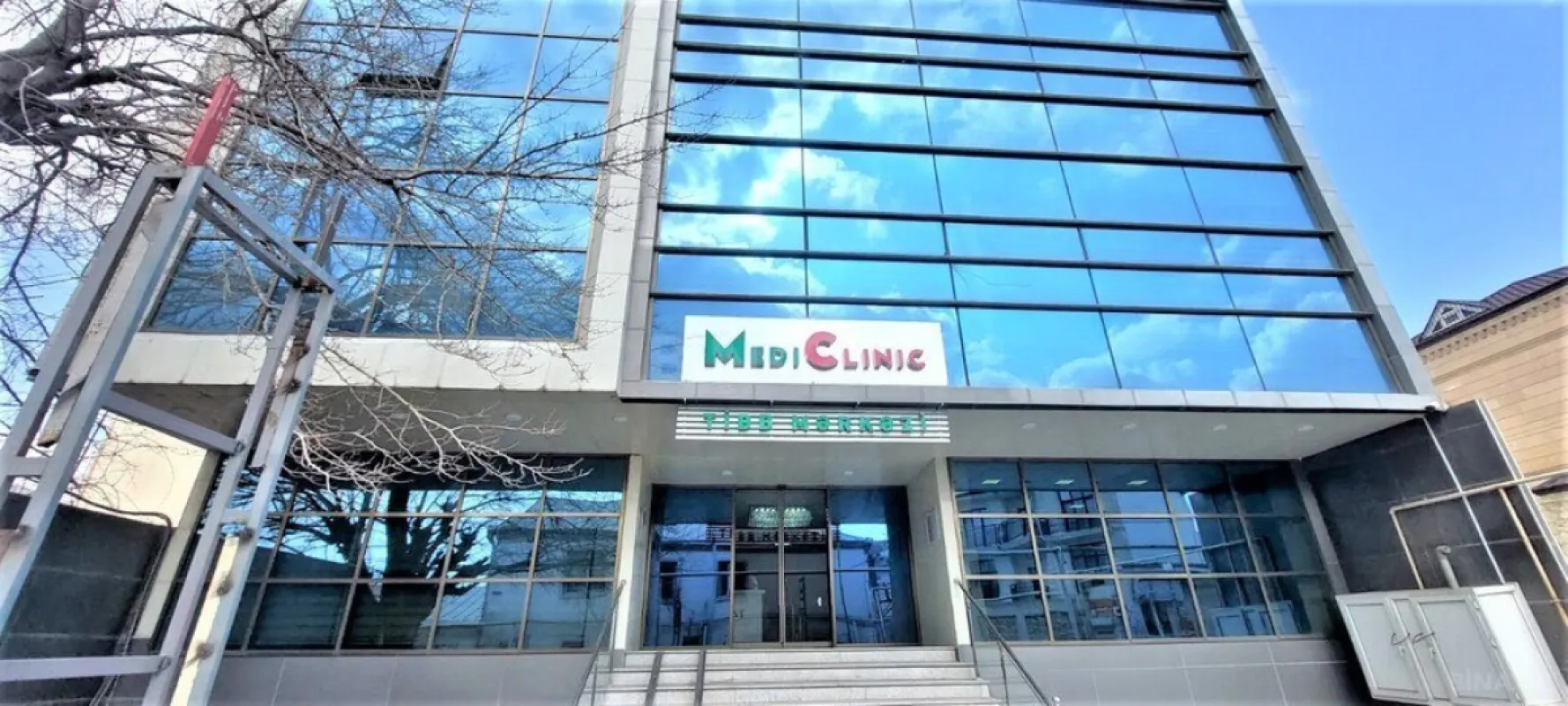 Satılır obyekt 802 m²