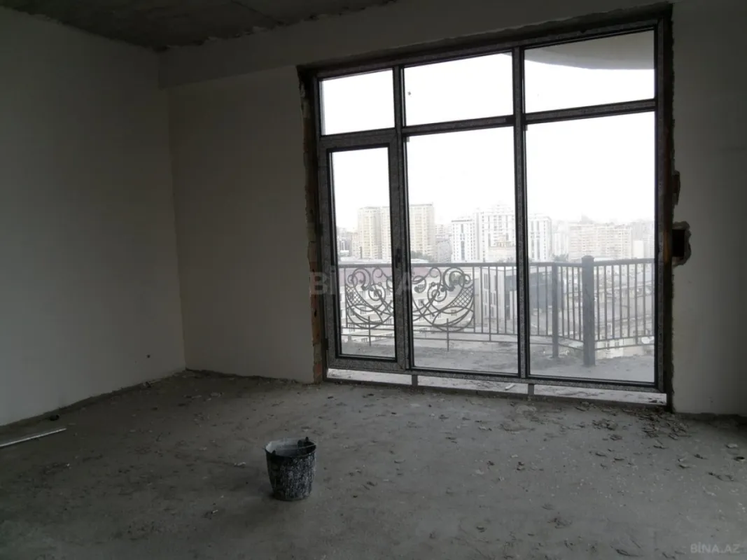Satılır 3 otaqlı mənzil 159 m²