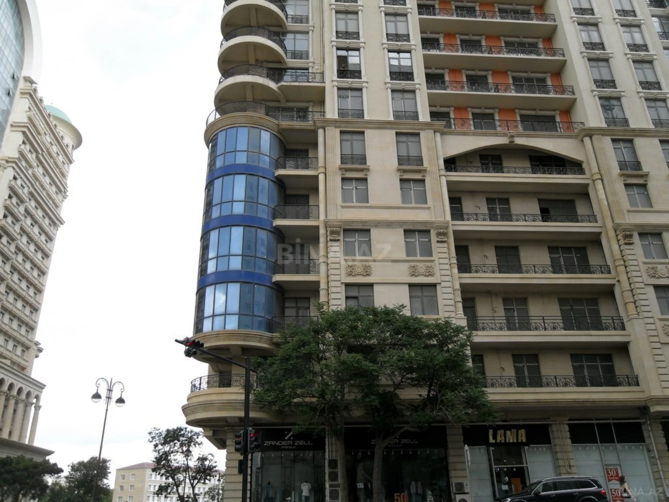 Satılır 3 otaqlı mənzil 159 m²