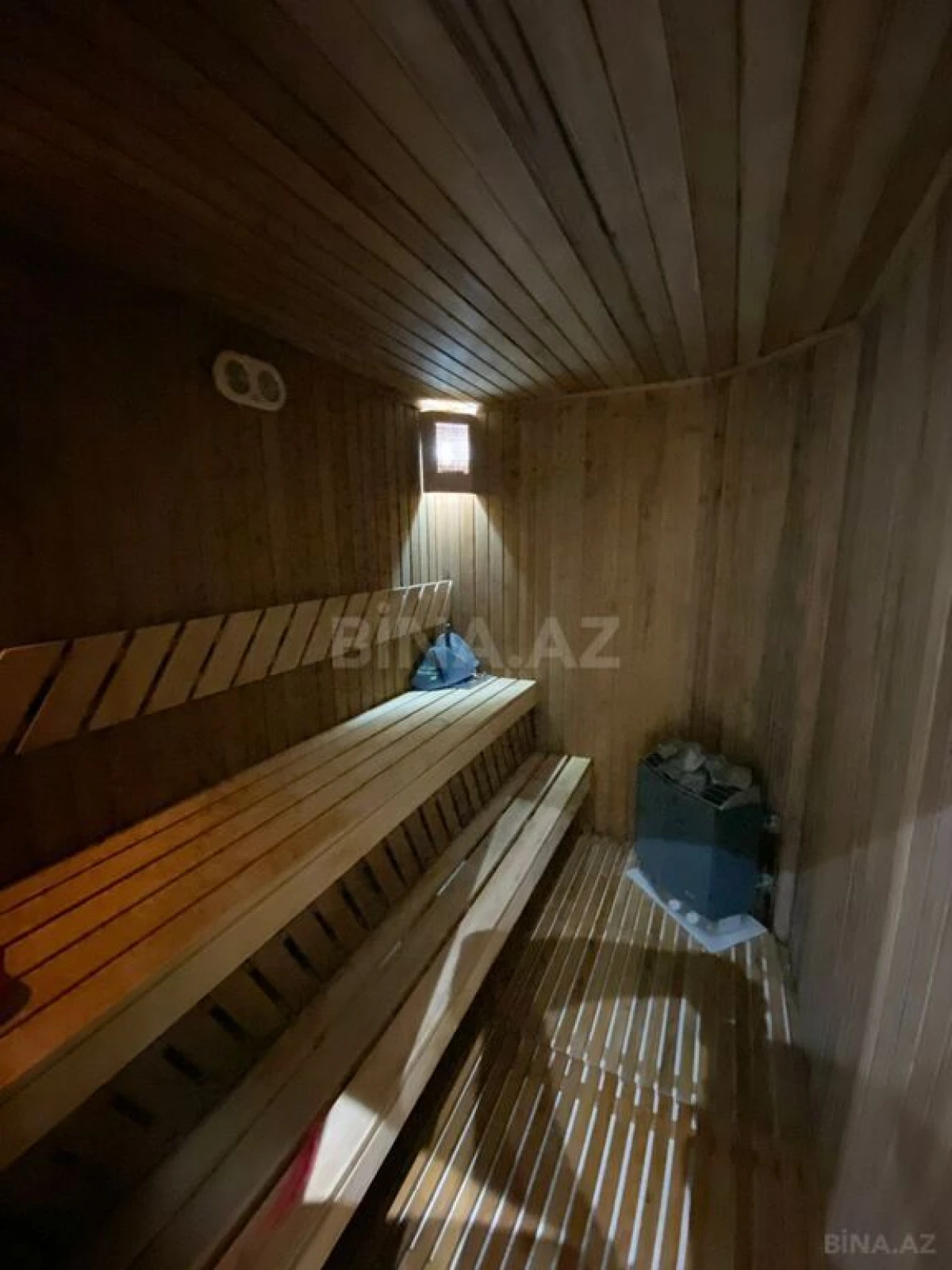 Satılır 3 otaqlı mənzil 200.5 m²