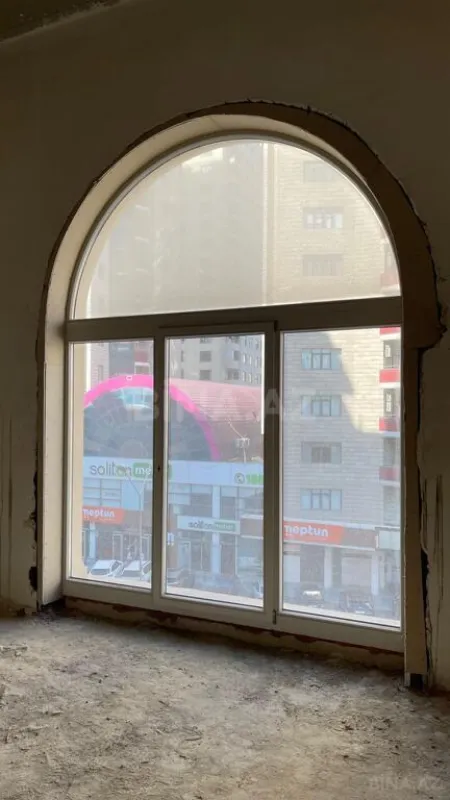 Satılır 4 otaqlı mənzil 267 m²