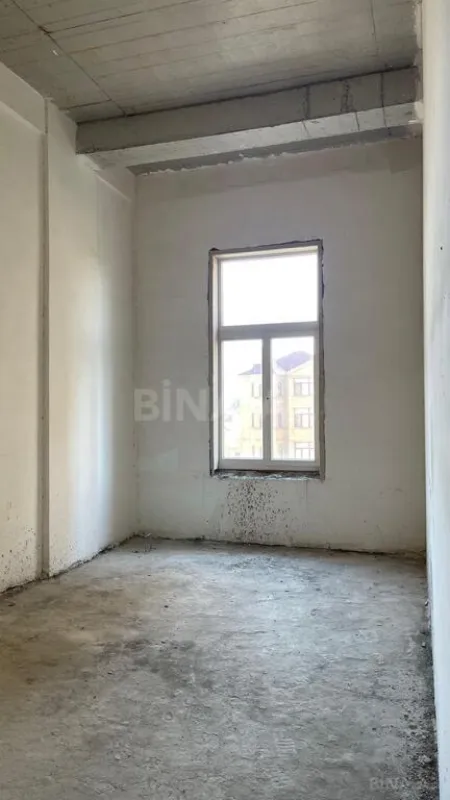 Satılır 4 otaqlı mənzil 267 m²