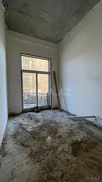 Satılır 4 otaqlı mənzil 267 m²