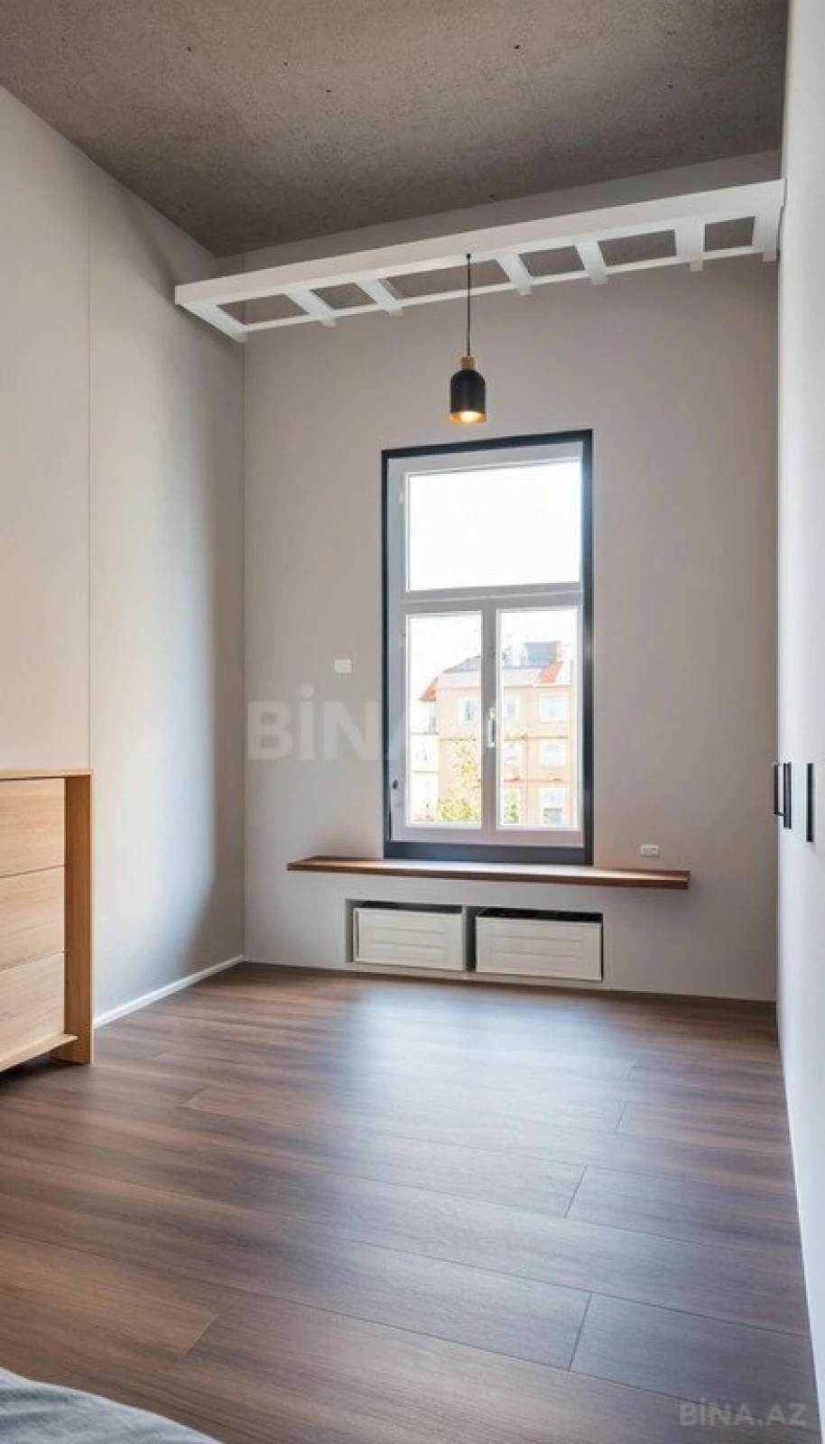 Satılır 4 otaqlı mənzil 267 m²