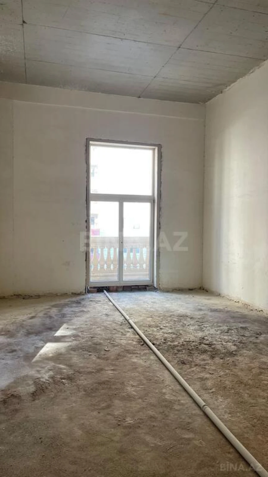 Satılır 4 otaqlı mənzil 267 m²