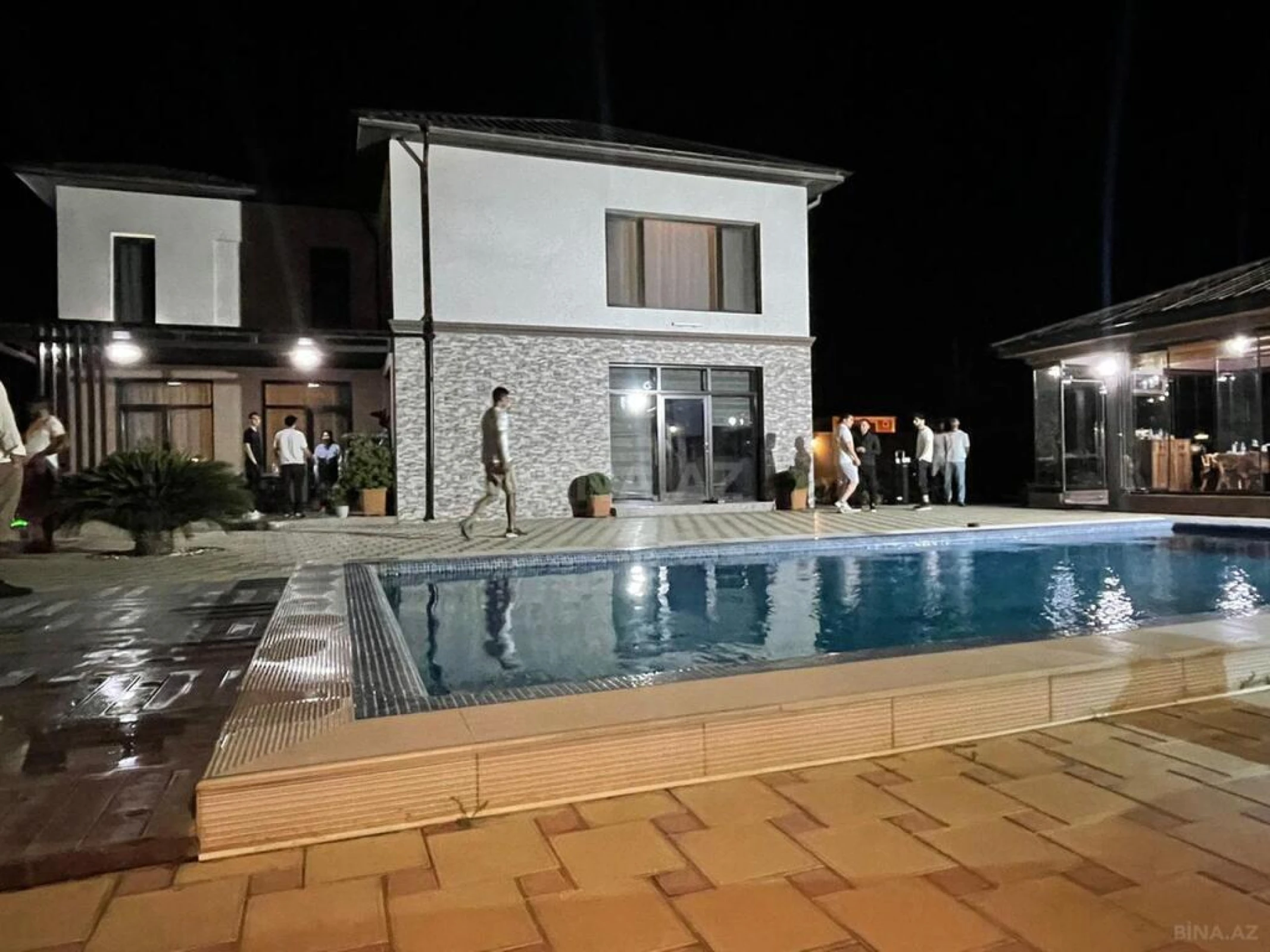 Kirayə verilir 4 otaqlı həyət evi 300 m²