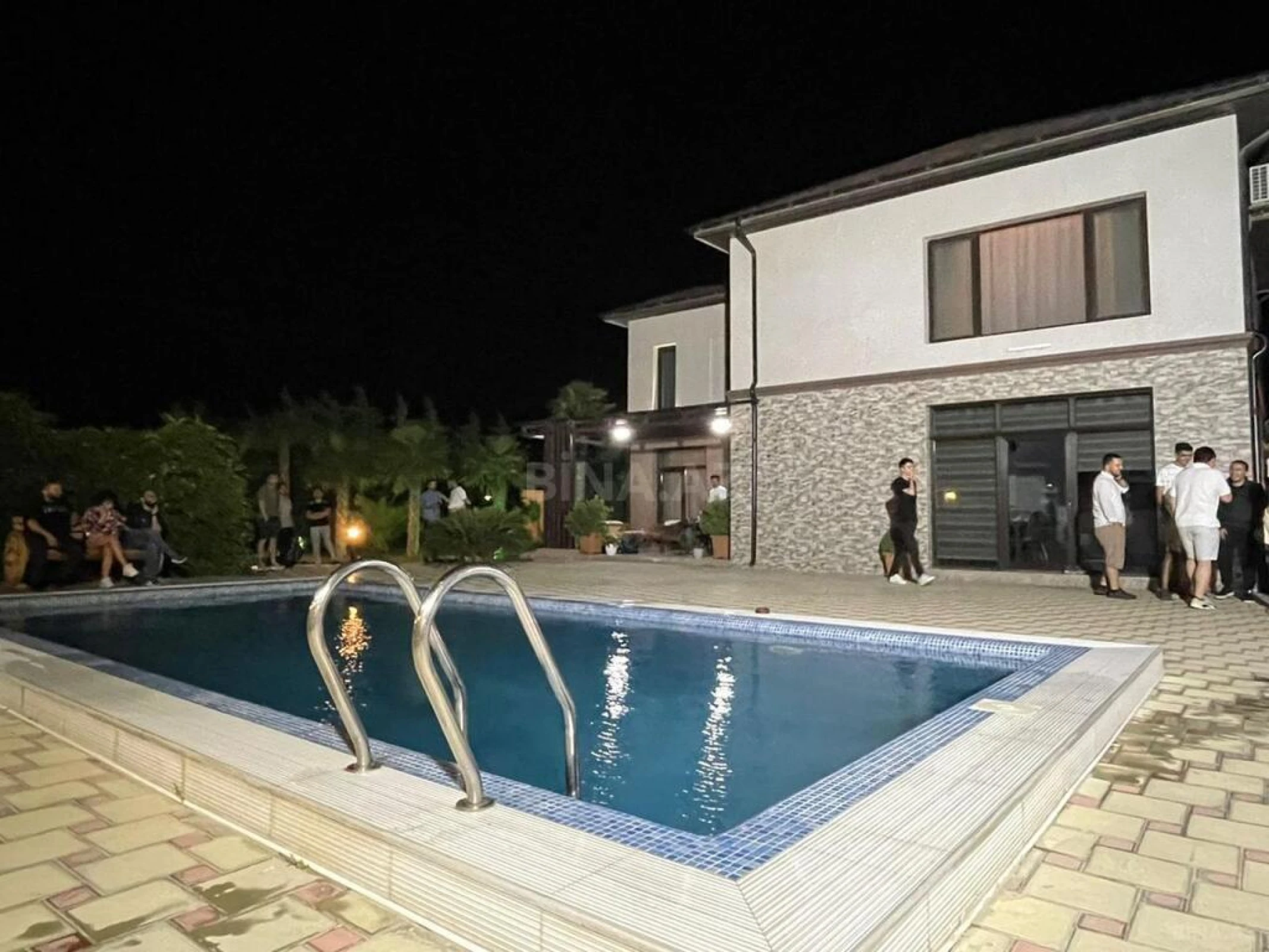 Kirayə verilir 4 otaqlı həyət evi 300 m²