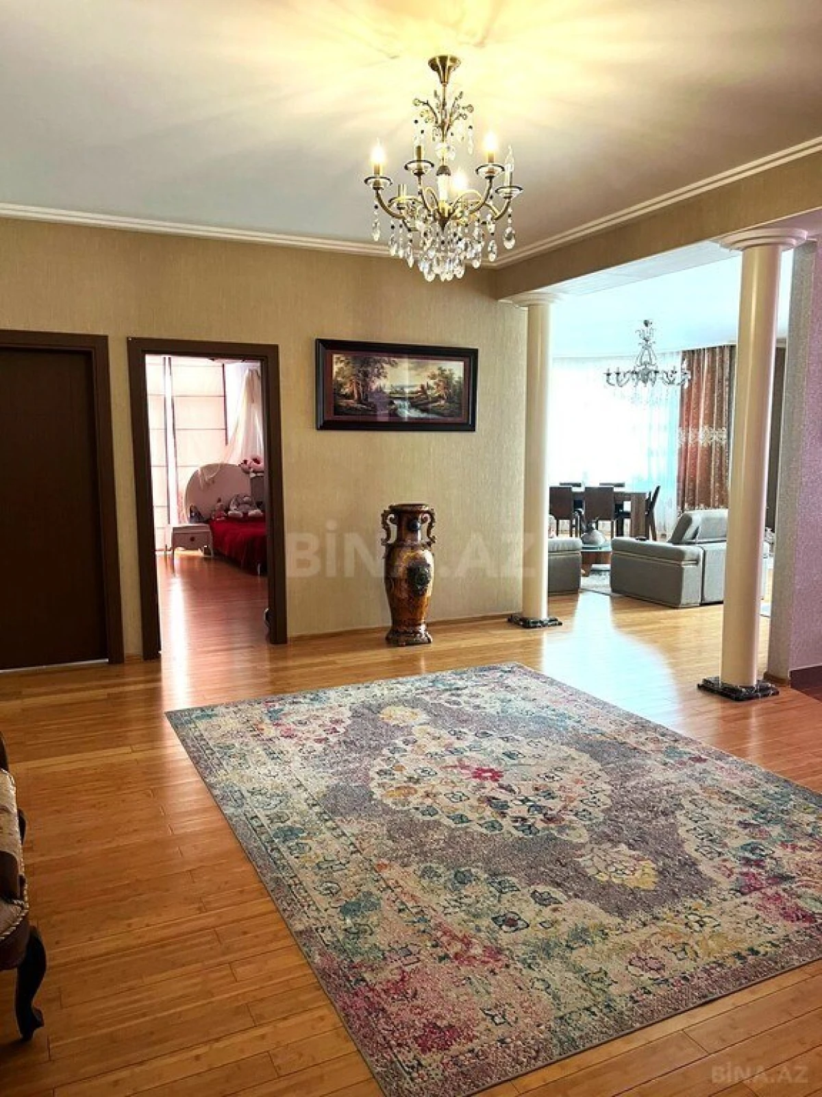 Satılır 4 otaqlı mənzil 210.5 m²