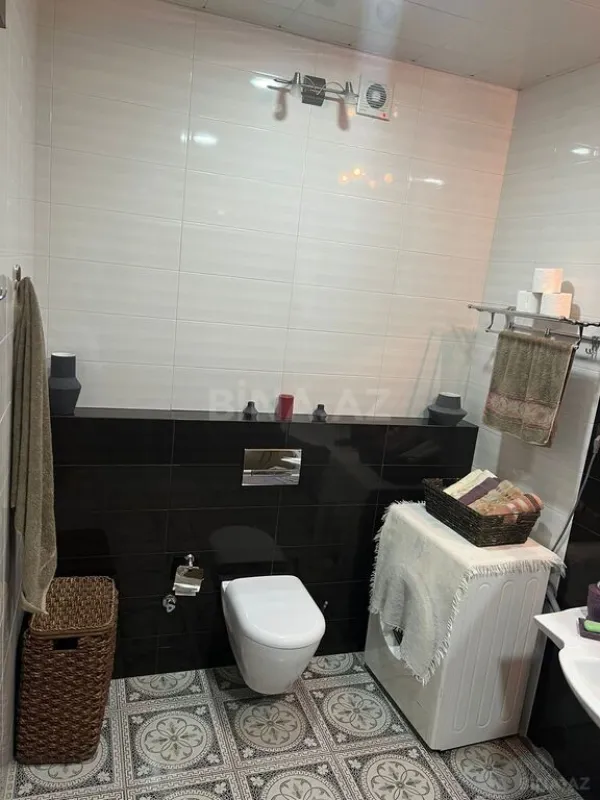 Satılır 4 otaqlı mənzil 210.5 m²