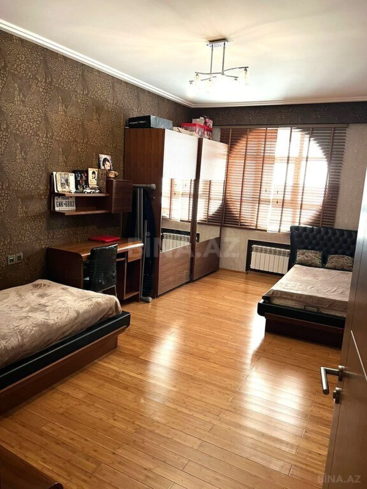 Satılır 4 otaqlı mənzil 210.5 m²