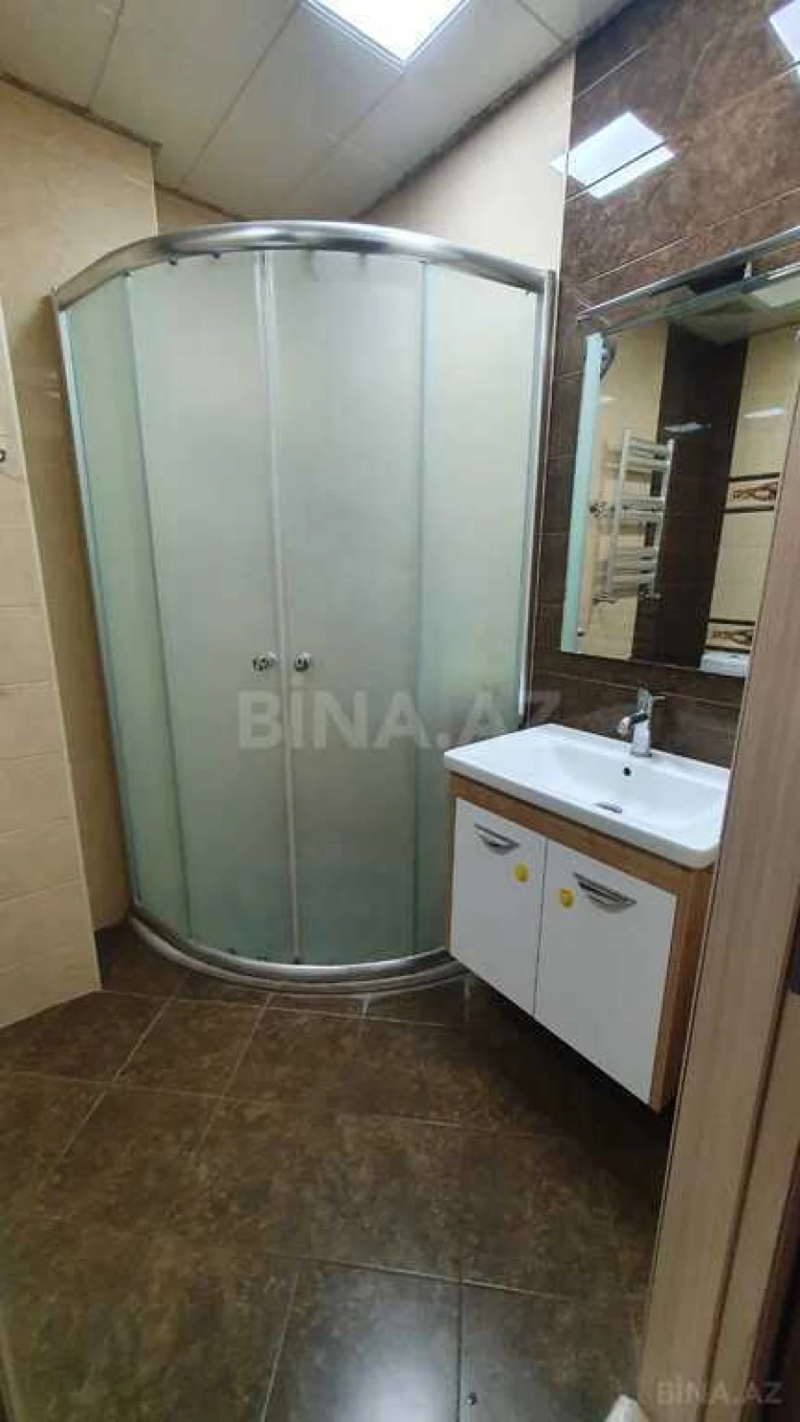 Satılır 2 otaqlı mənzil 61 m²