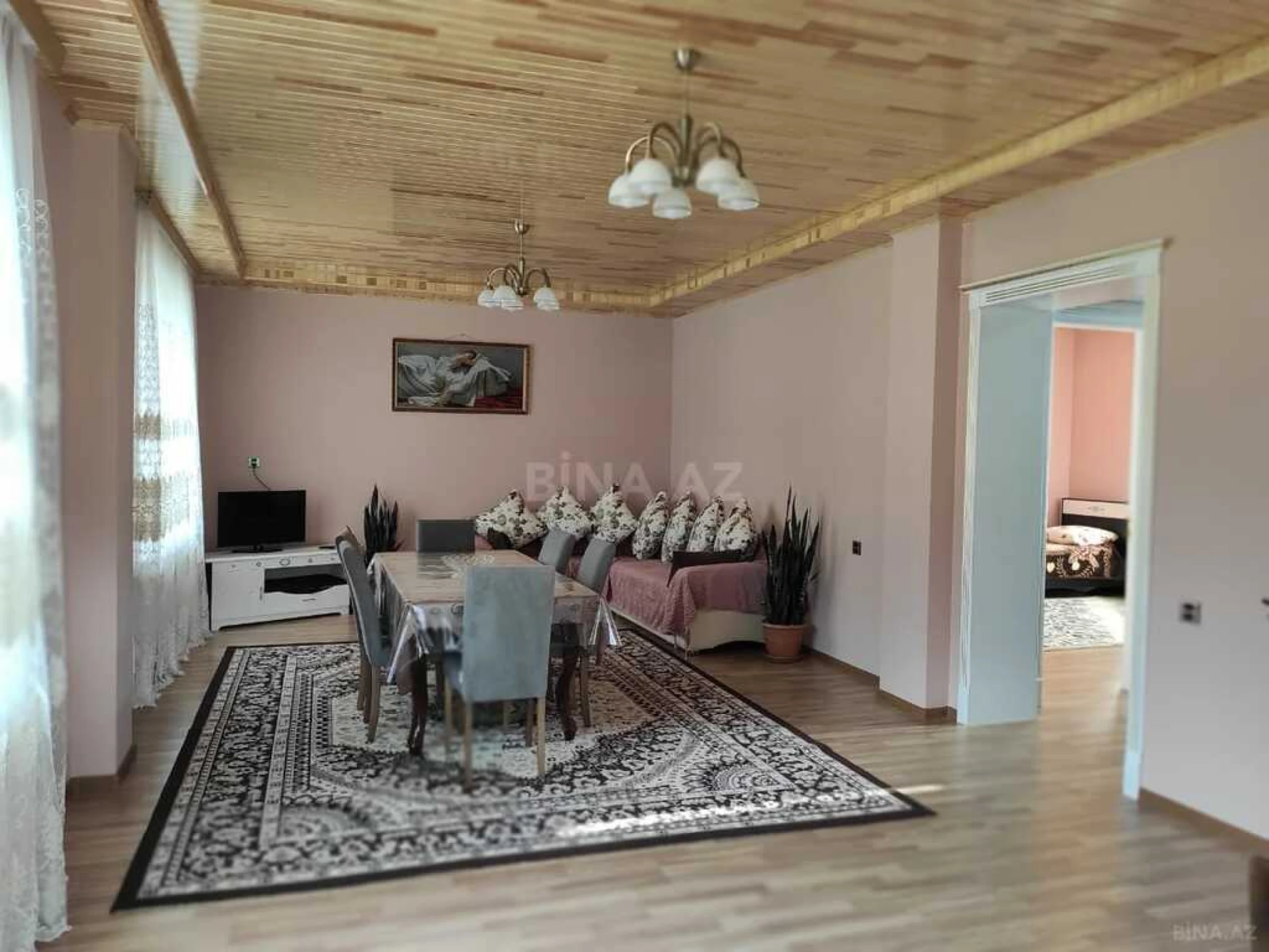 Kirayə verilir 7 otaqlı həyət evi 270 m²