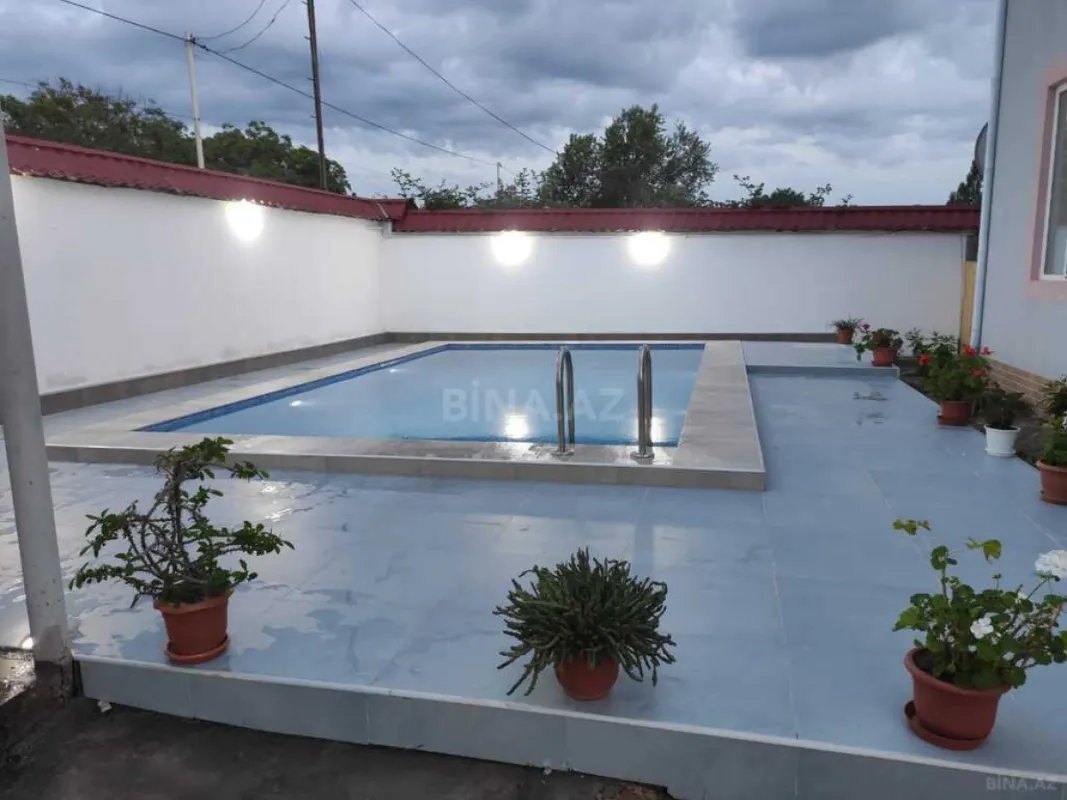 Kirayə verilir 7 otaqlı həyət evi 270 m²