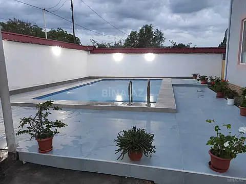 Kirayə verilir 7 otaqlı həyət evi 270 m²