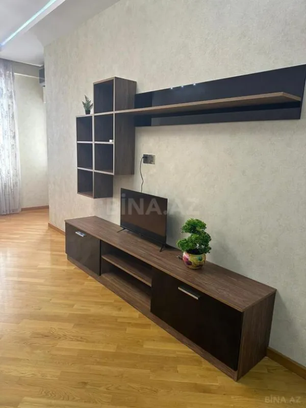 Kirayə verilir 2 otaqlı mənzil 65 m²