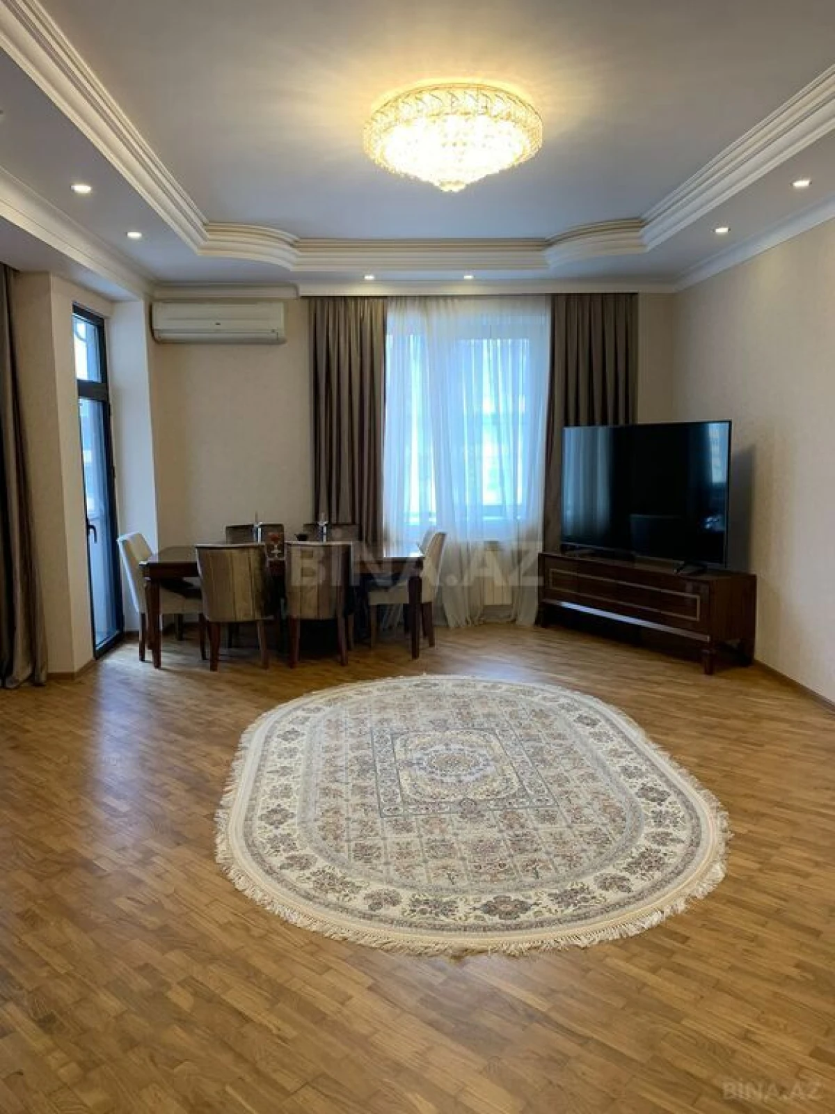 Satılır 4 otaqlı mənzil 205.5 m²