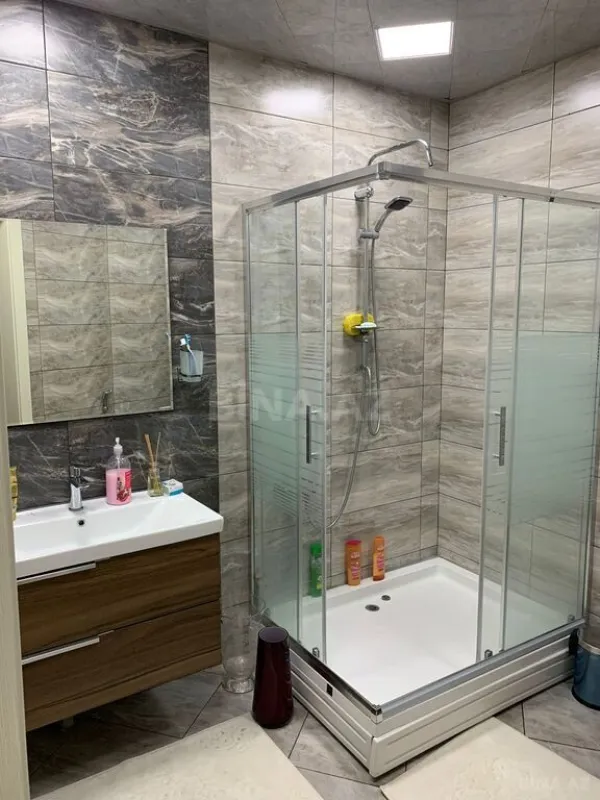 Satılır 4 otaqlı mənzil 205.5 m²