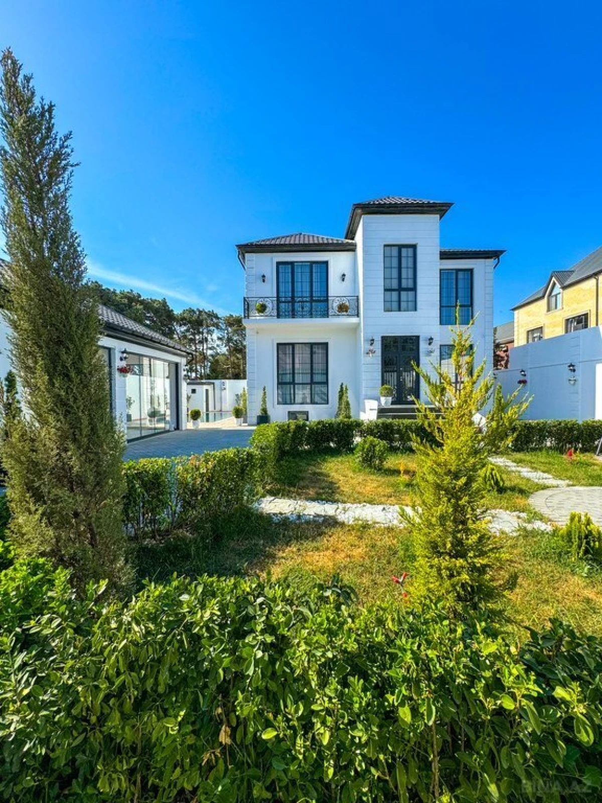 Satılır 5 otaqlı həyət evi 313 m²