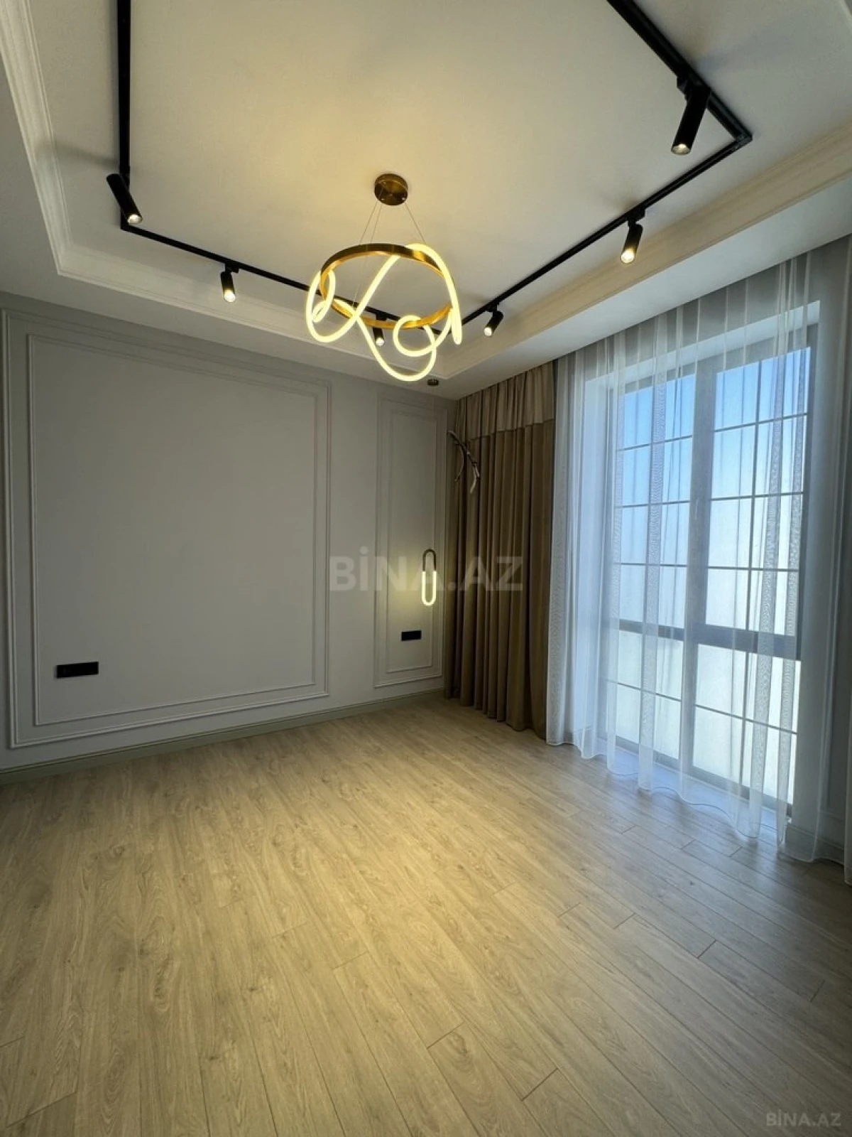 Satılır 5 otaqlı həyət evi 313 m²