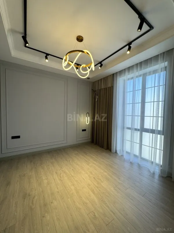 Satılır 5 otaqlı həyət evi 313 m²