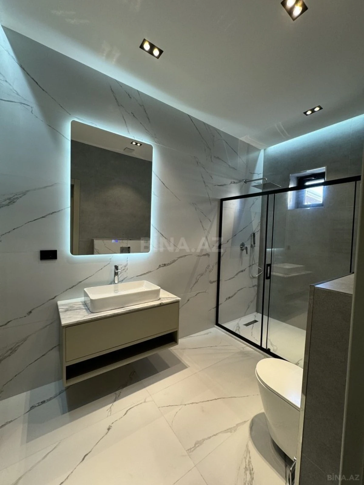 Satılır 5 otaqlı həyət evi 313 m²