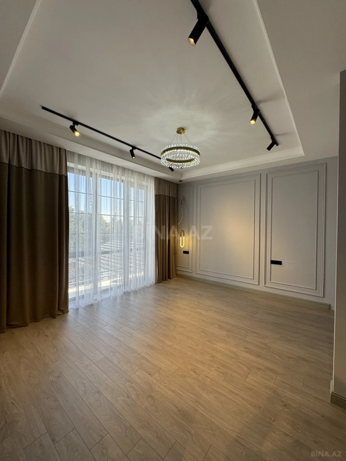 Satılır 5 otaqlı həyət evi 313 m²