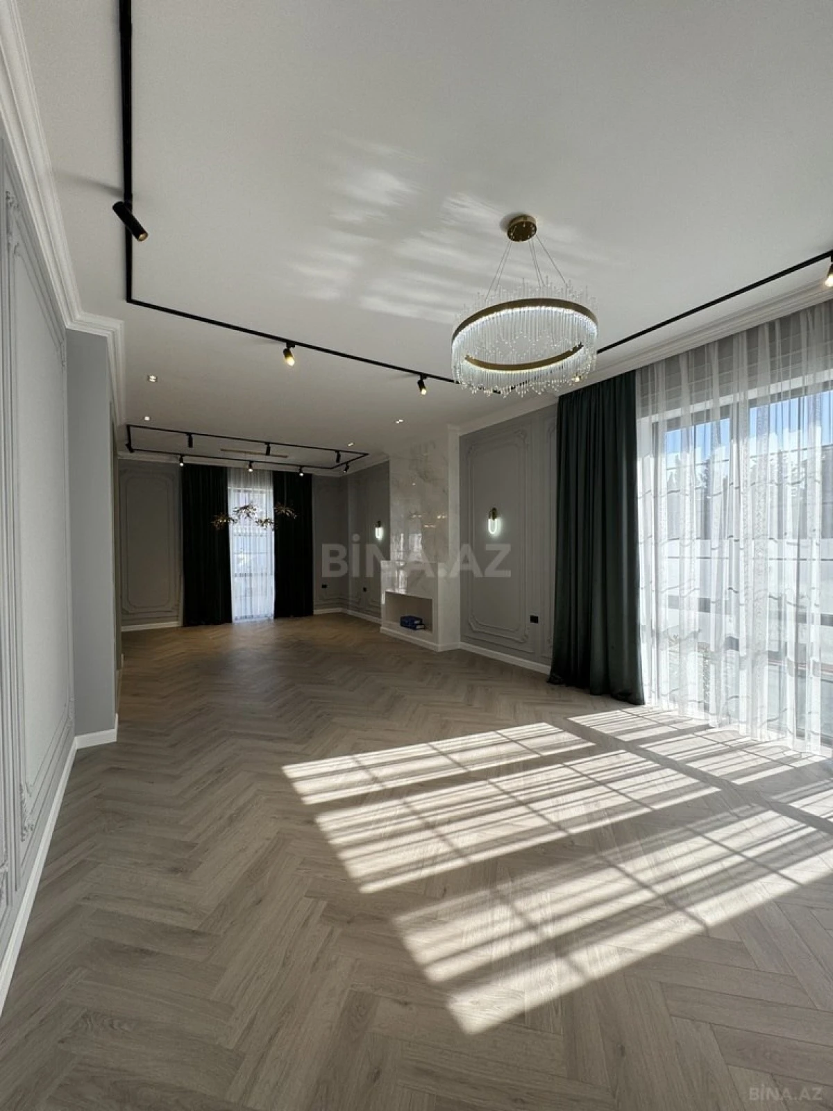 Satılır 5 otaqlı həyət evi 313 m²