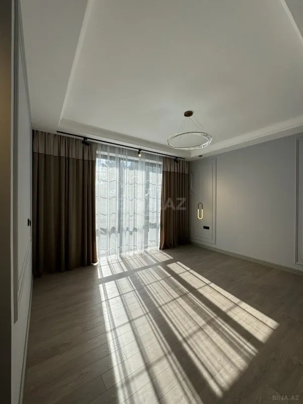 Satılır 5 otaqlı həyət evi 313 m²
