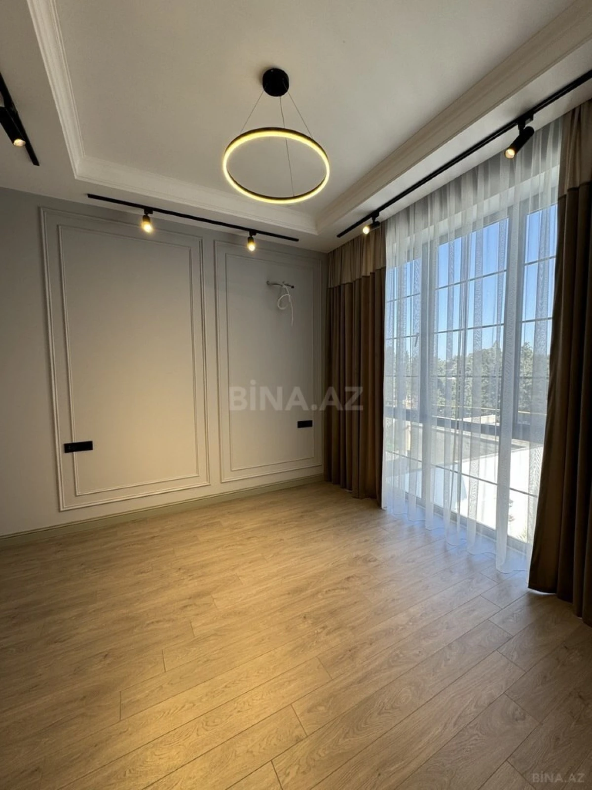 Satılır 5 otaqlı həyət evi 313 m²