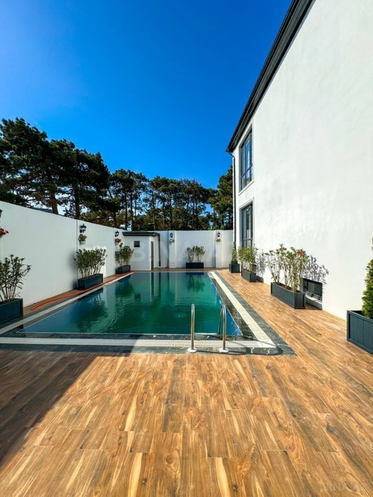 Satılır 5 otaqlı həyət evi 313 m²