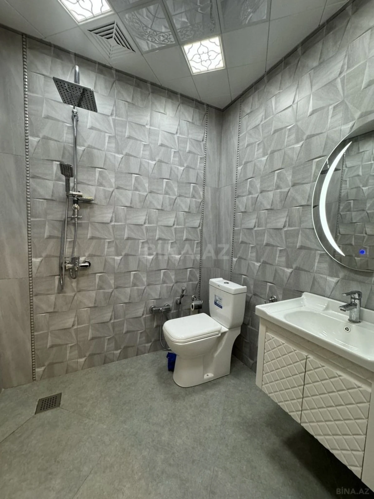 Satılır 6 otaqlı həyət evi 350 m²