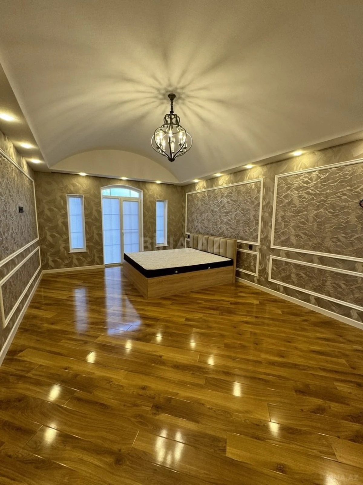 Satılır 6 otaqlı həyət evi 350 m²