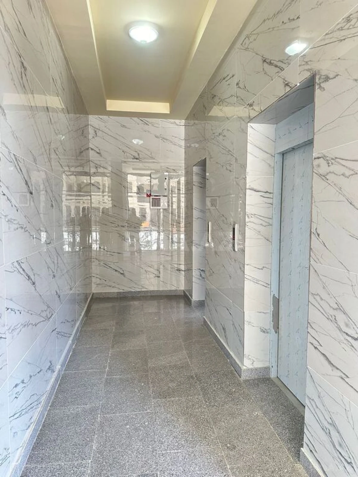 Satılır 4 otaqlı mənzil 171 m²