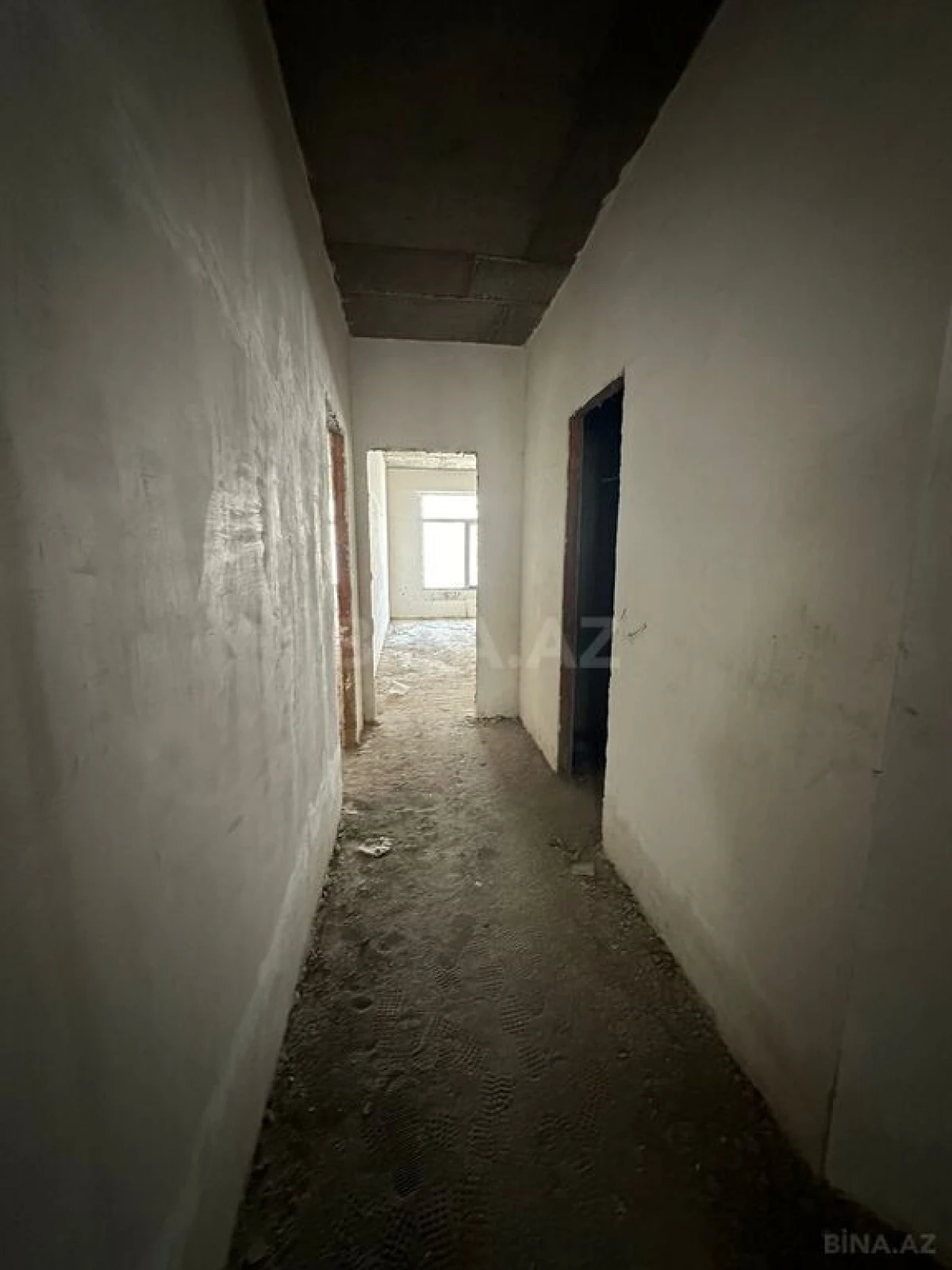 Satılır 4 otaqlı mənzil 171 m²