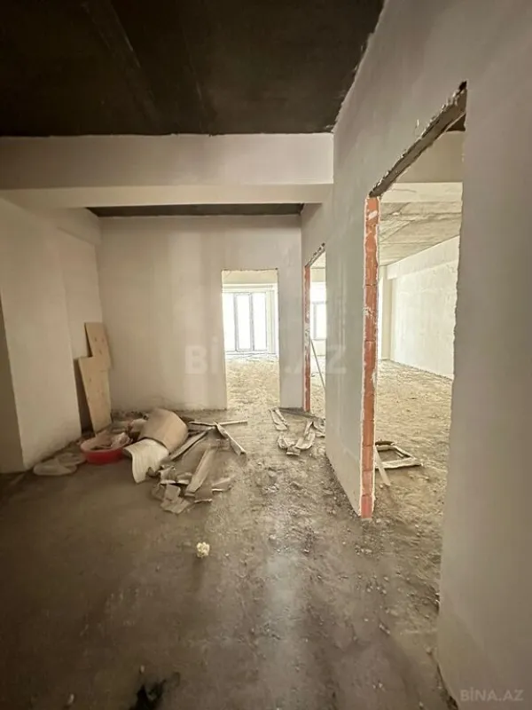 Satılır 4 otaqlı mənzil 171 m²