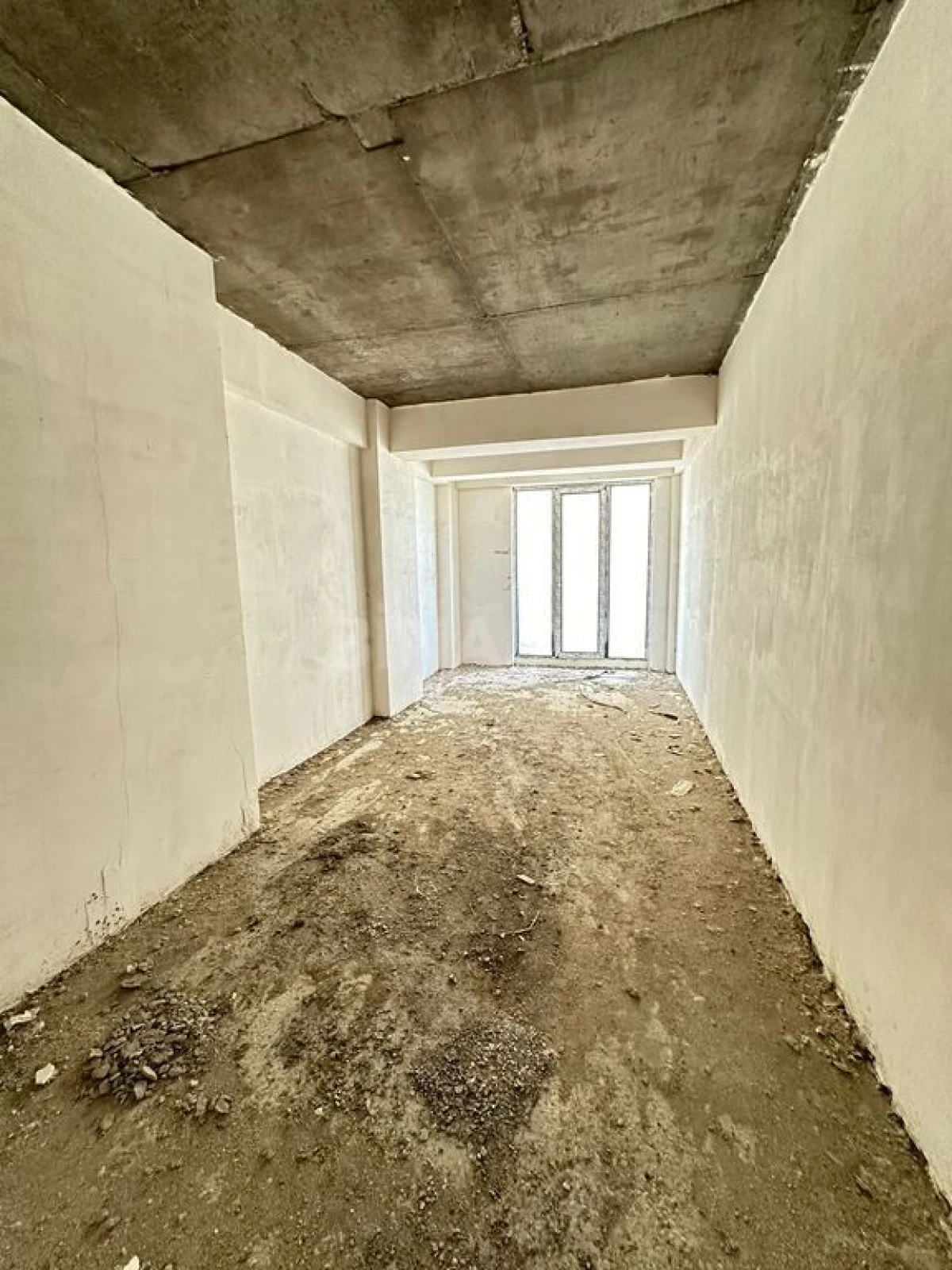 Satılır 4 otaqlı mənzil 171 m²