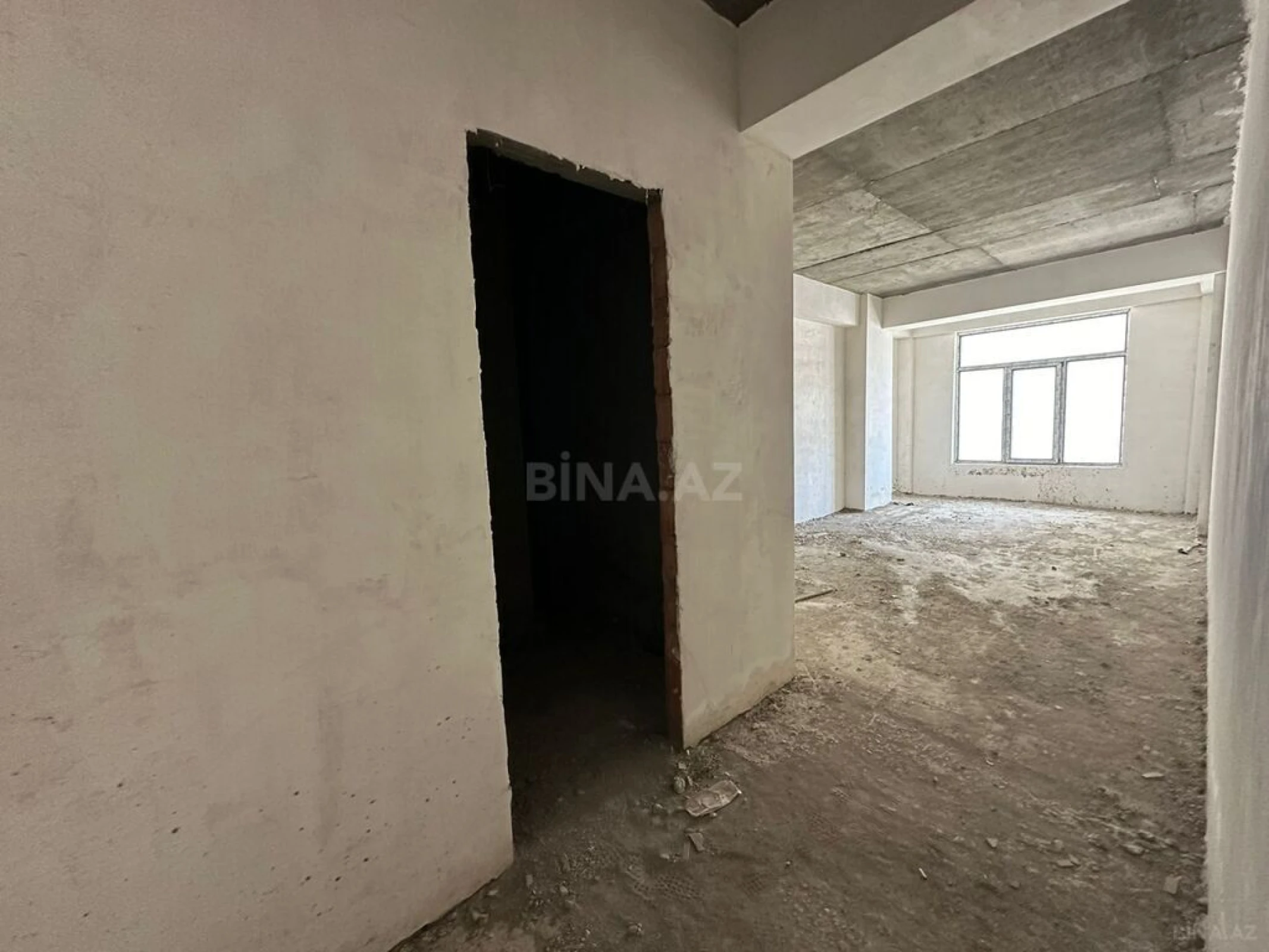 Satılır 4 otaqlı mənzil 171 m²