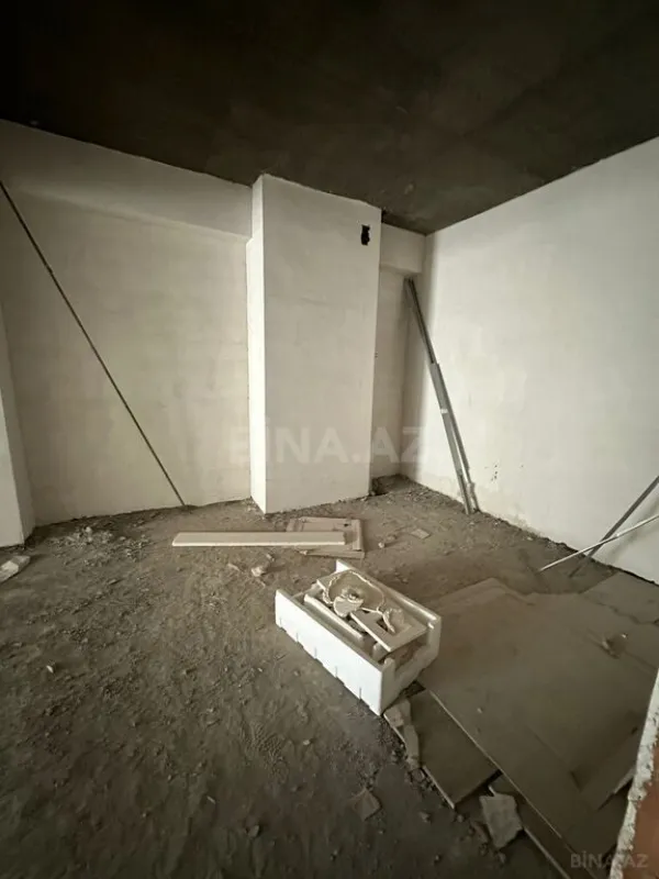 Satılır 4 otaqlı mənzil 171 m²