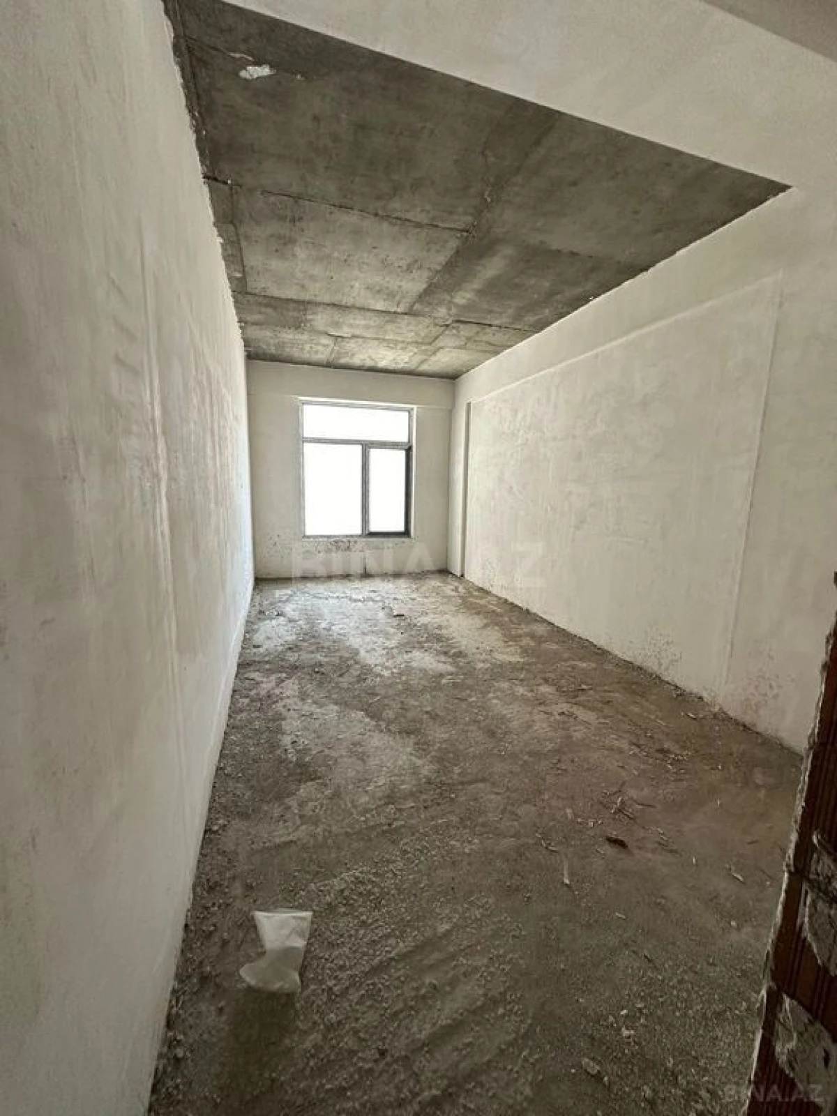 Satılır 4 otaqlı mənzil 171 m²