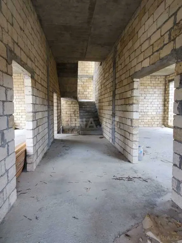 Satılır 6 otaqlı həyət evi 600 m²