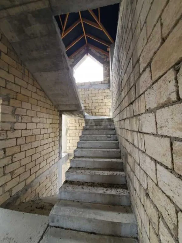 Satılır 6 otaqlı həyət evi 600 m²