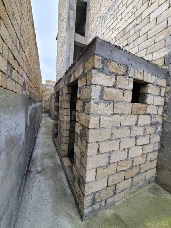 Satılır 6 otaqlı həyət evi 600 m²