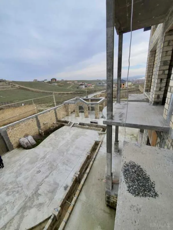 Satılır 6 otaqlı həyət evi 600 m²