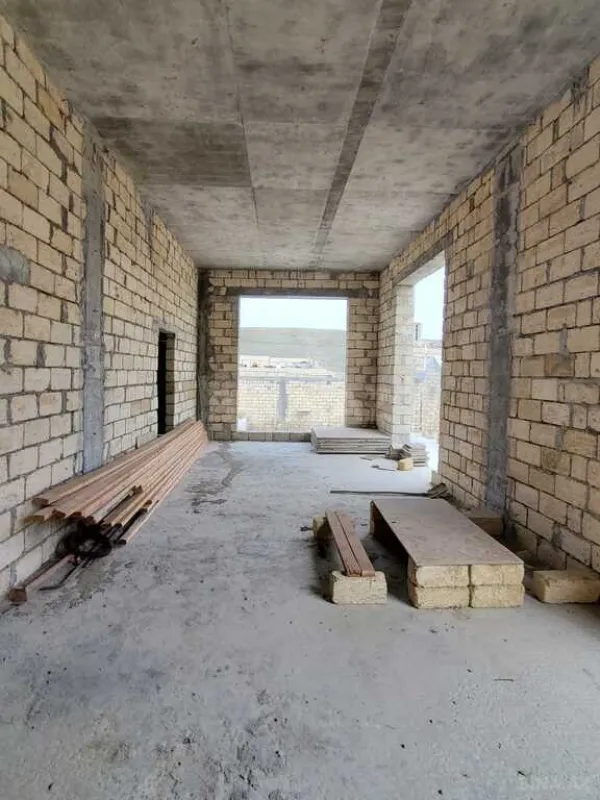 Satılır 6 otaqlı həyət evi 600 m²