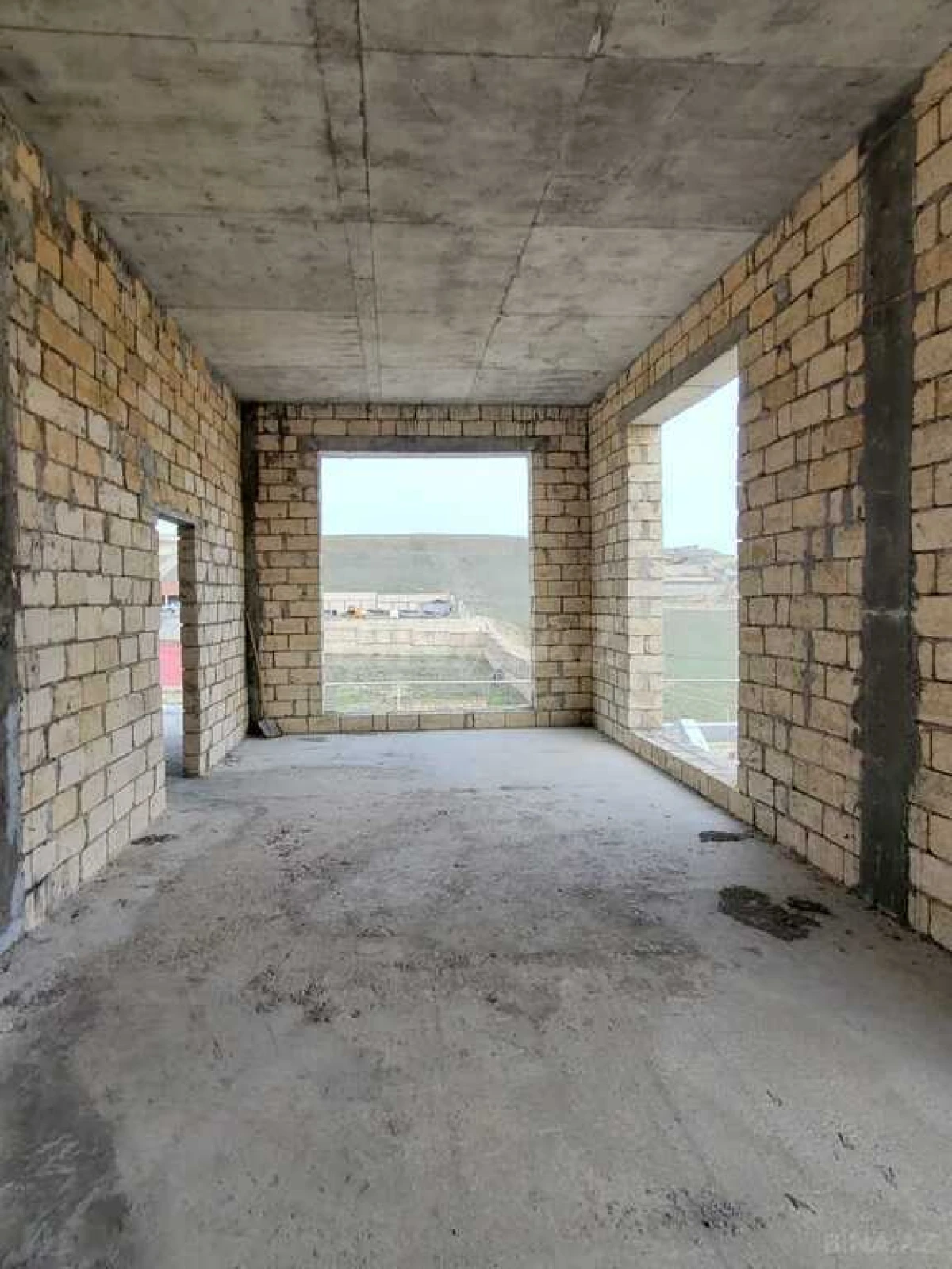 Satılır 6 otaqlı həyət evi 600 m²