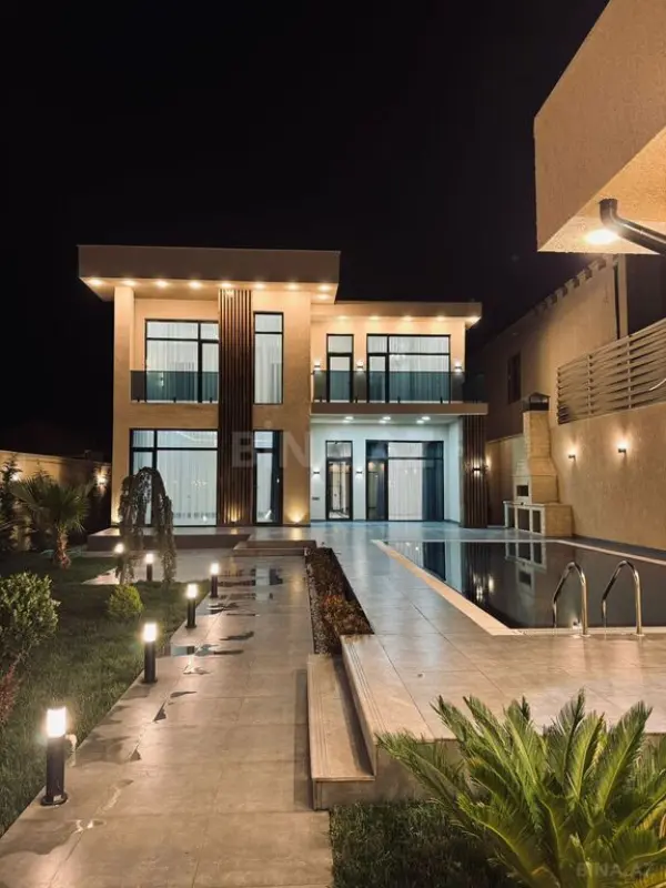 Satılır 5 otaqlı həyət evi 450 m²