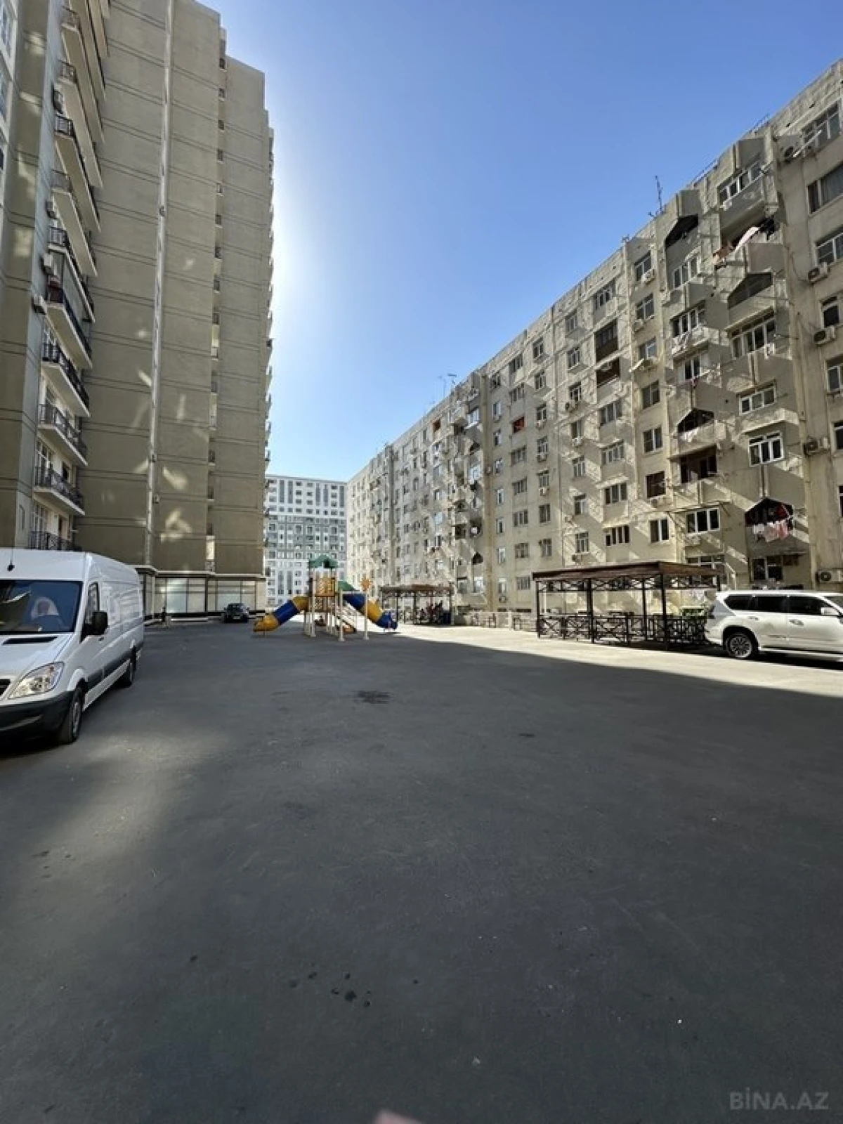 Satılır 3 otaqlı mənzil 155 m²