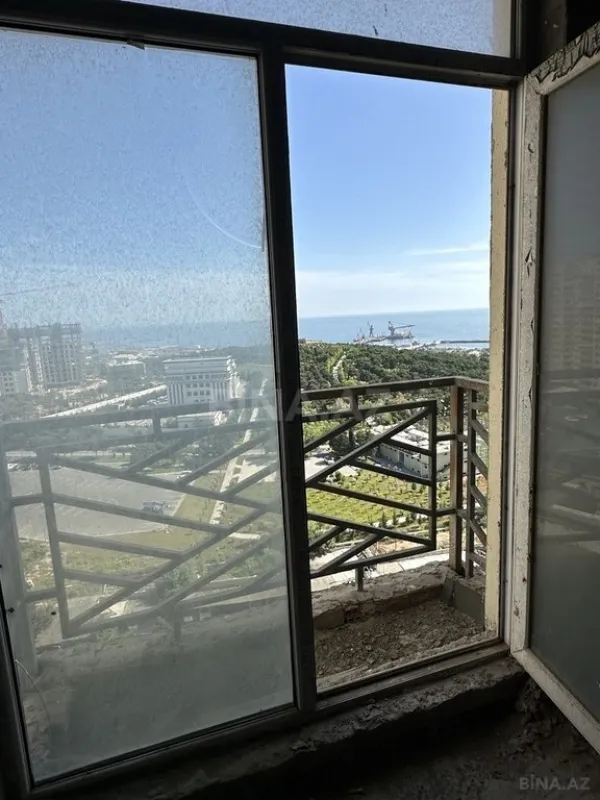 Satılır 3 otaqlı mənzil 155 m²